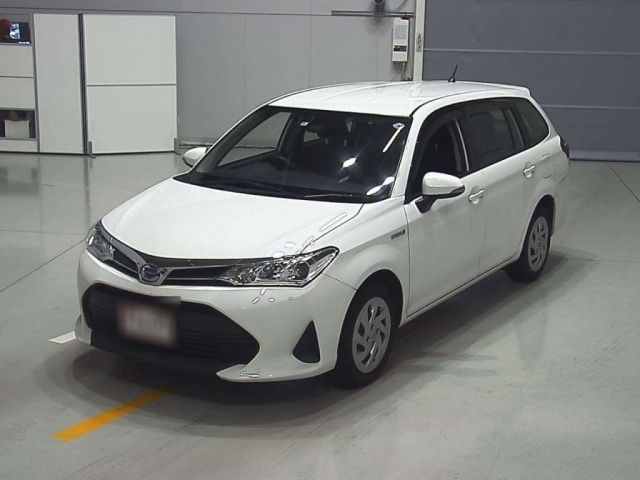 30085 Toyota Corolla fielder NKE165G 2018 г. (CAA Chubu)